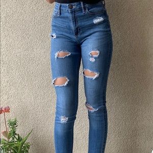 👖HOLLISTER HIGH-RISE SUPER SKINNY RIPPED JEANS👖